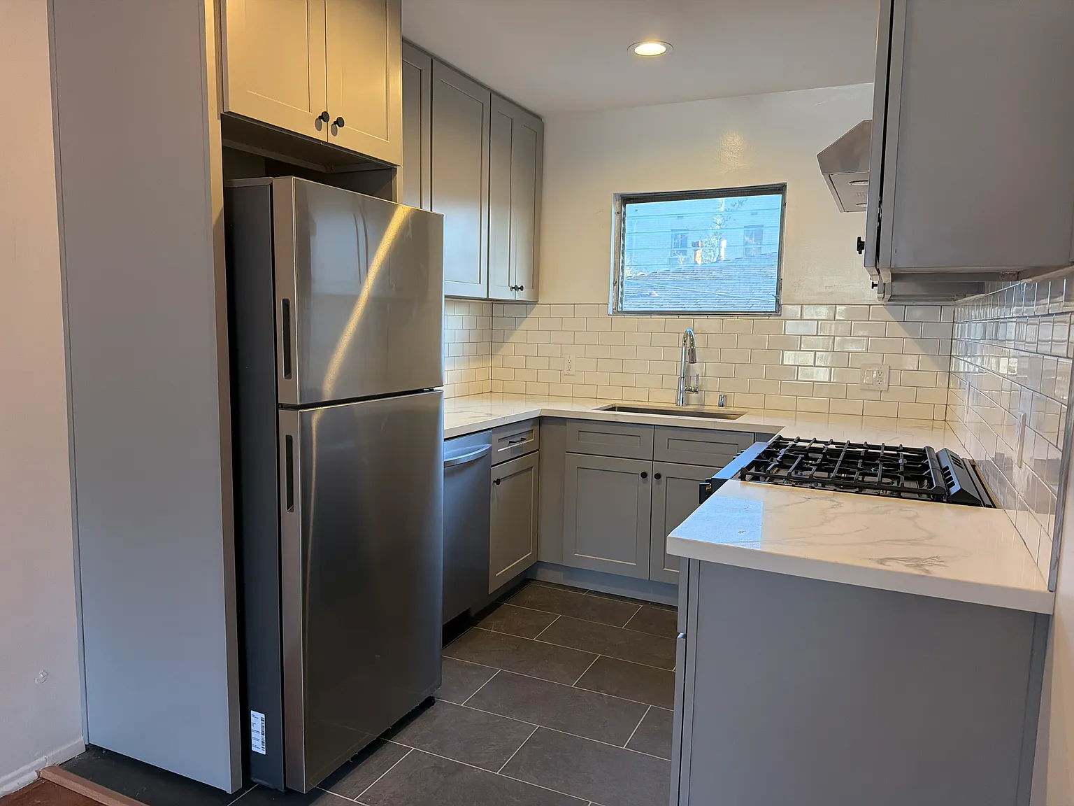 1 bed, 750 sqft, $2,395 — Photo 2