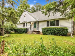 201 E Cavanaugh Rd, Lansing, MI 48910