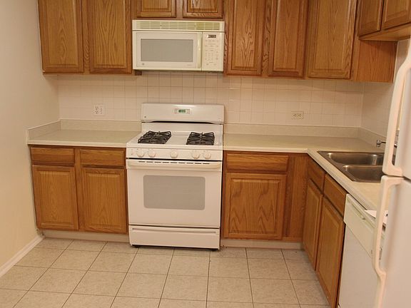 3rd image of 1170 N Sterling Ave APT 211