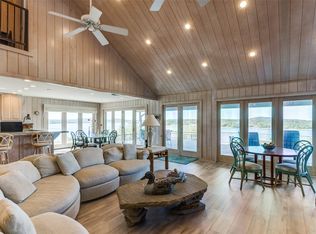 1012 Lakeview Point Dr, Strawn, TX 76475