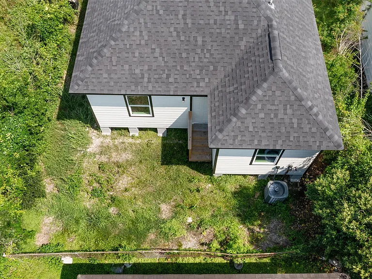 3220 Josephine St — Photo 21