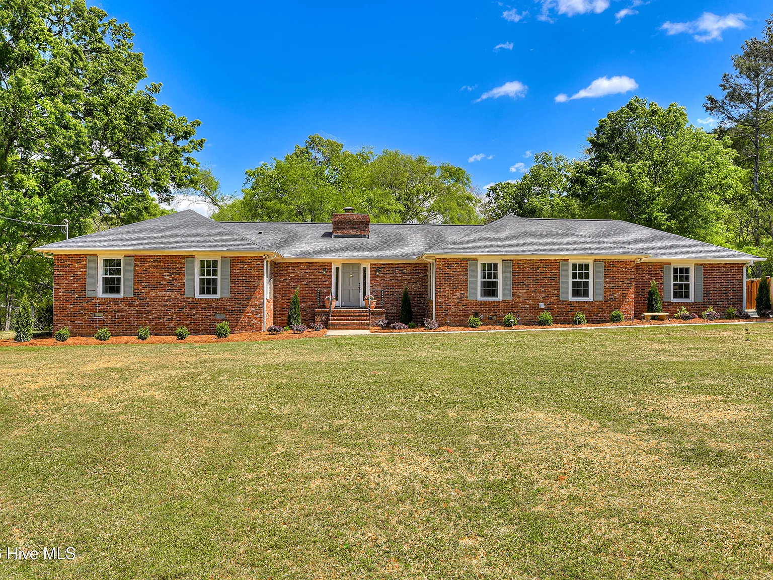 3 bed, 2.5 bath, 2227 sqft, $3,750 — Photo 1