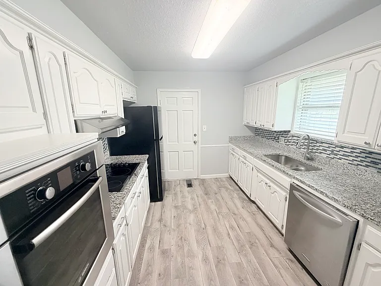 3215 Oakwood Dr — Photo 20