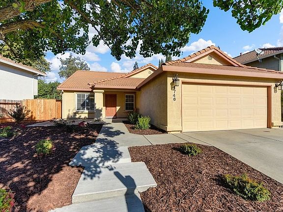 4th image of 1746 Evergreen Dr