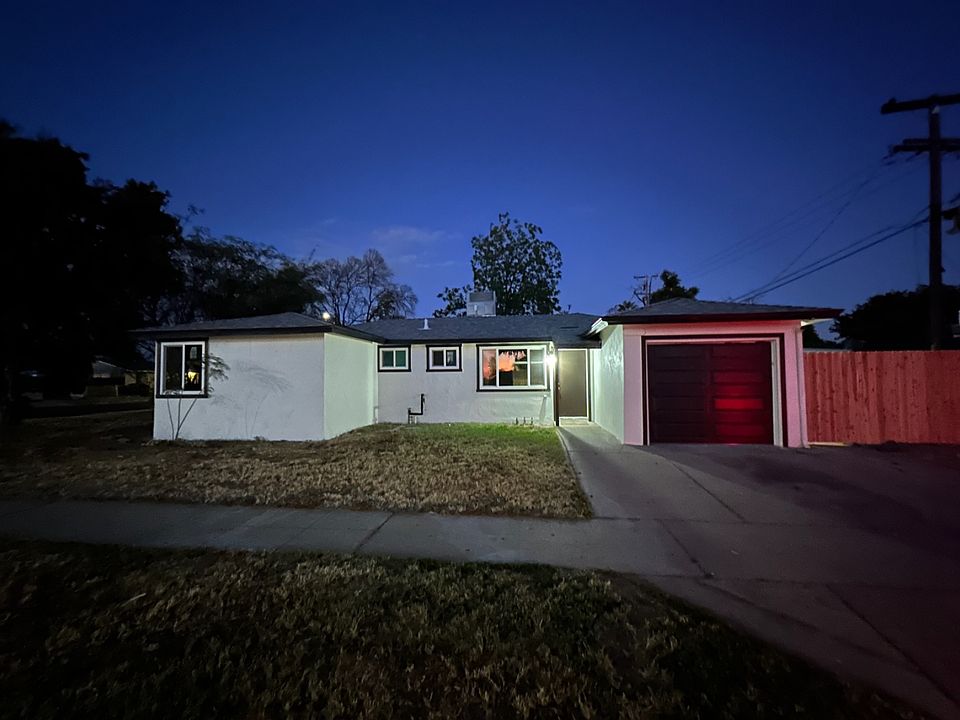 2nd image of 4470 N Fresno St