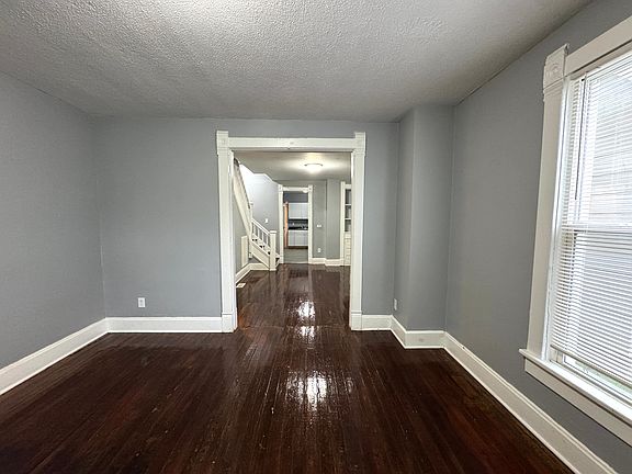 4th image of 640 Marion Ave