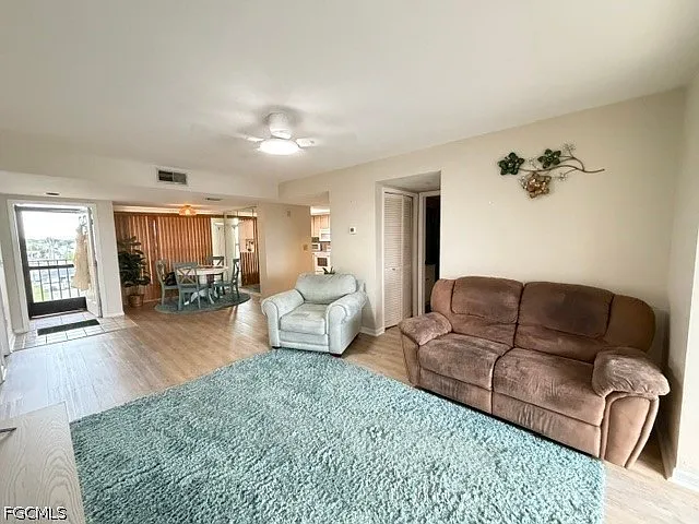 4703 SE 17th Pl #402 — Photo 6