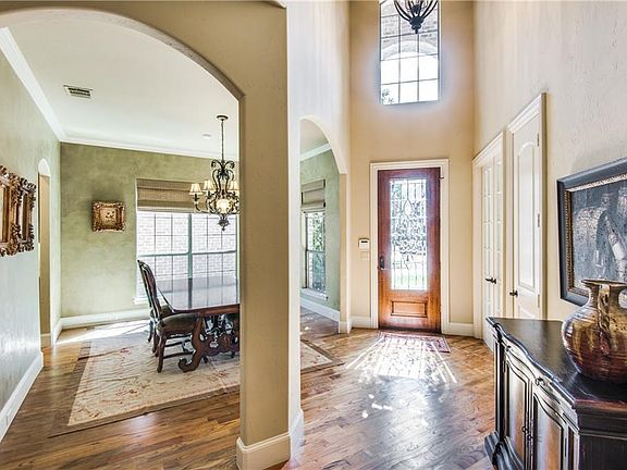 3rd image of 24 Glistening Pond Dr