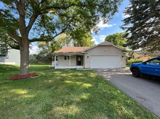 9225 Garrison Way, Eden Prairie, MN 55347