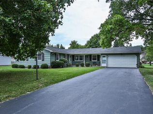 97 Pen Creek Dr, Webster, NY 14580