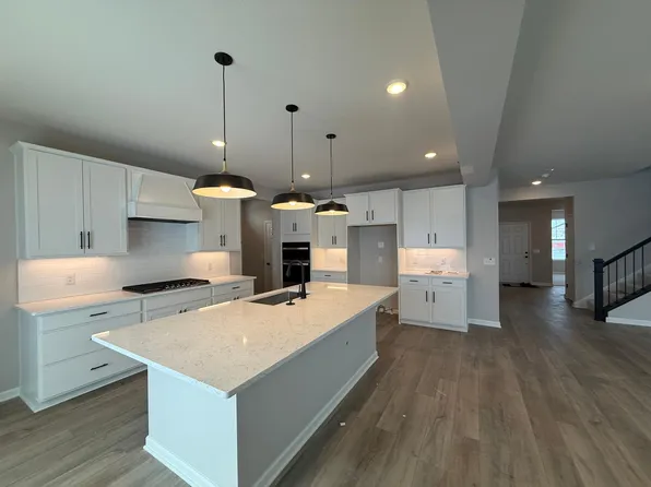 15012 Ashtown Ln, Rosemount, MN 55068