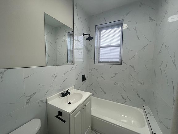 3rd image of 629 Bergen Ave #506