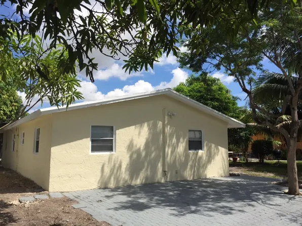 2700 NW 11th St, Pompano Beach, FL 33069