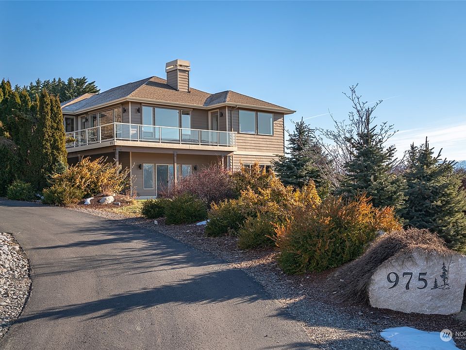 1st image of 975 Briarwood Drive