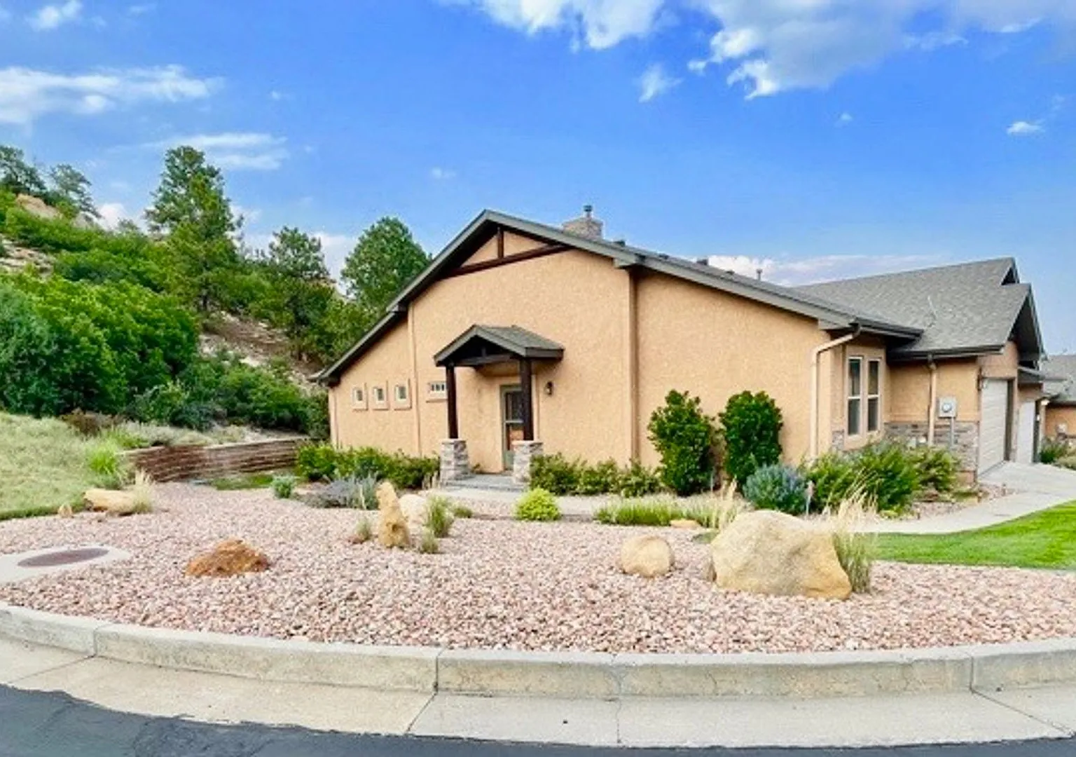 Stunning 4 Bed/3 Bath Townhome in quiet Cul-de-Sac in University Park — Photo 3