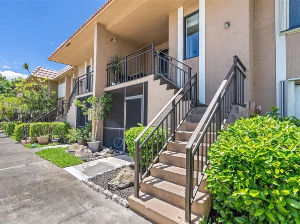 195 Lakeview Dr APT 205, Weston, FL 33326