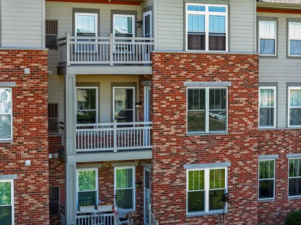 6402 Milwaukee St Unit 203, Madison, WI 53718