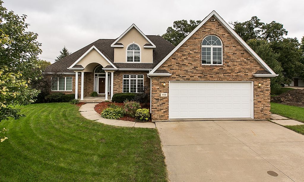 452 8th Ave SW, Dyersville, IA 52040 Zillow
