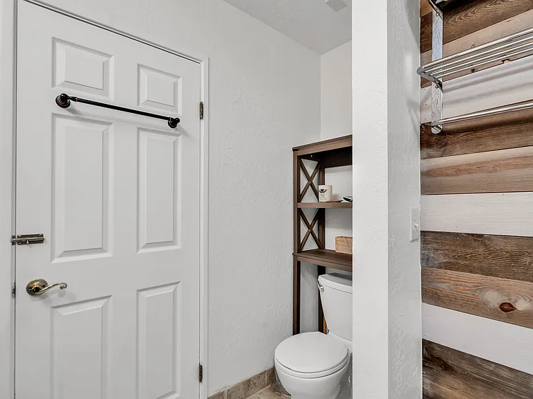 399 Old Mill Pond Rd #2 — Photo 32