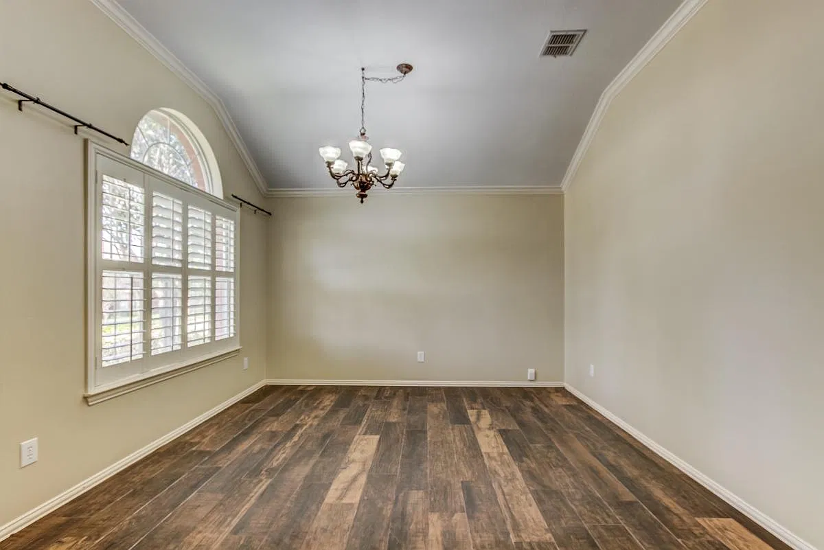 3 bed, 1994 sqft, $2,350 — Photo 3