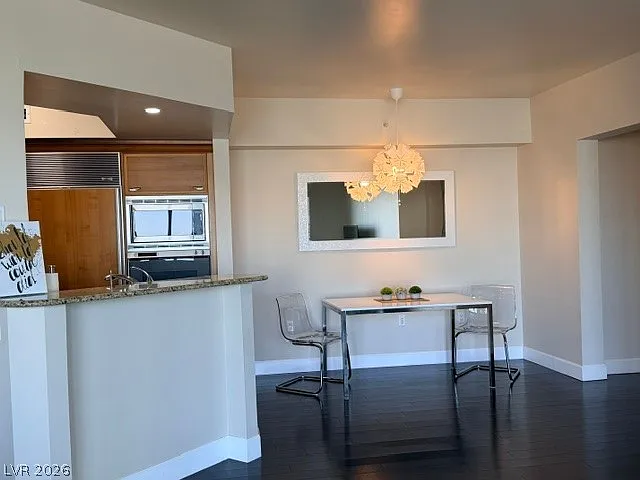 2777 Paradise Rd #807 — Photo 32