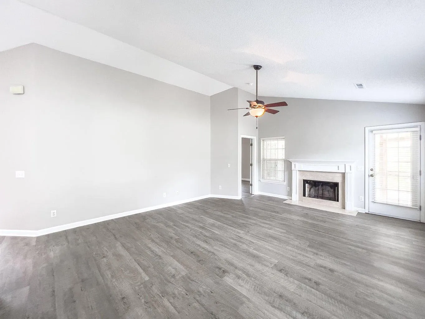 3 bed, 1464 sqft, $2,100 — Photo 3