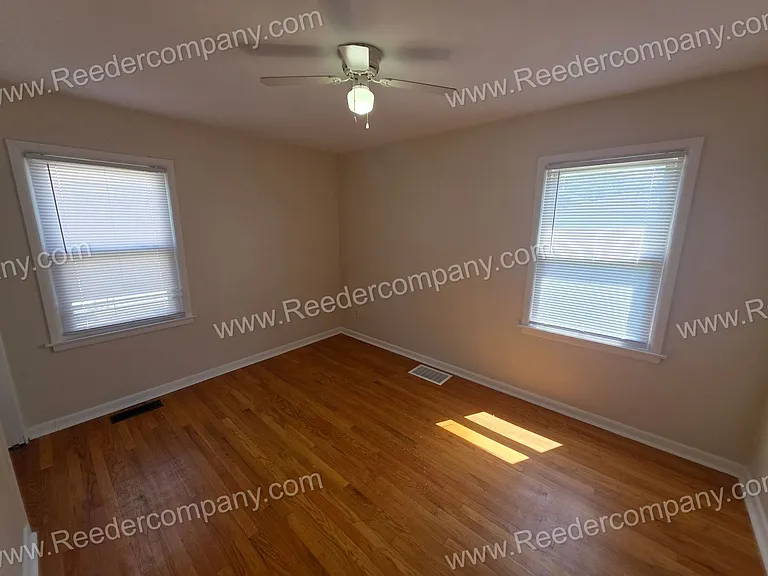 6945 Northcote Ave — Photo 7