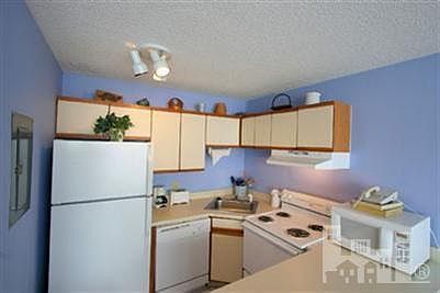 3rd image of 1615 S Lake Park Boulevard #610