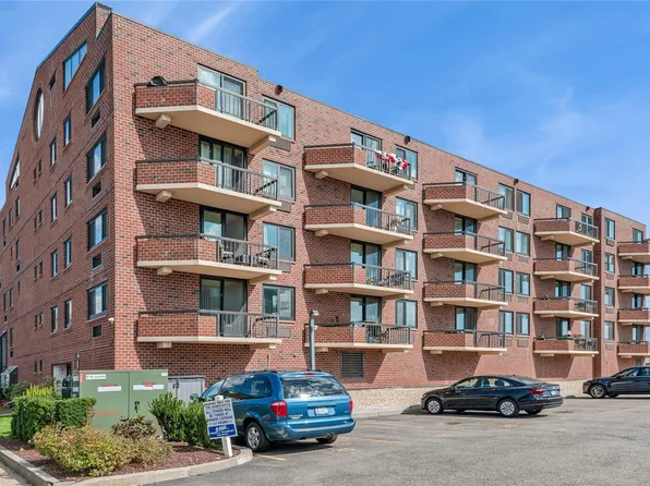 750 W Broadway #PH N5, Long Beach, NY 11561