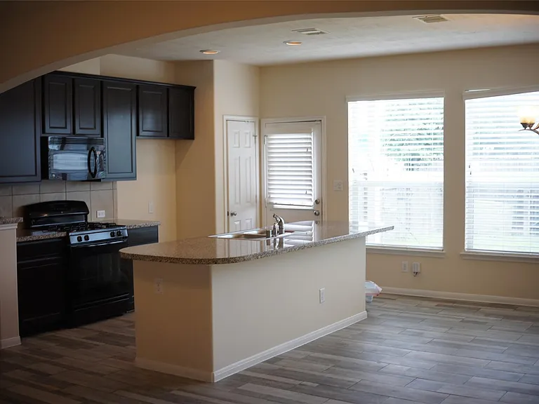 1619 Grable Cove Ln — Photo 6