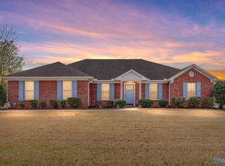 119 Cove Creek Dr, Decatur, AL 35603