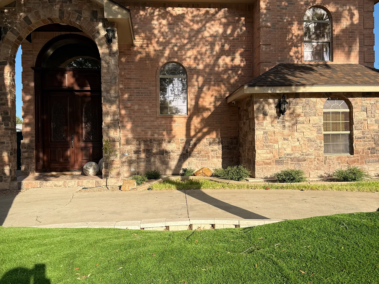 4 bed, 2749 sqft, $3,000 — Photo 2