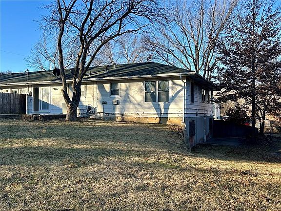 3rd image of 418 N 15th St