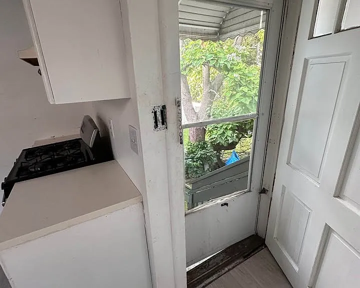 1035 Morris St #B — Photo 3