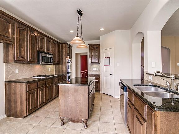 5th image of 3042 Longhorn Ln