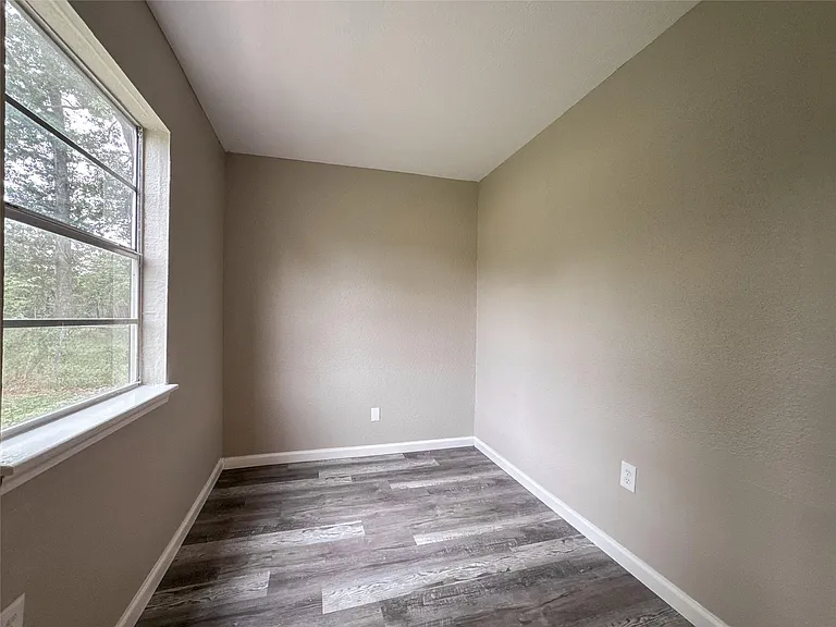 7710 Claiborne St — Photo 23