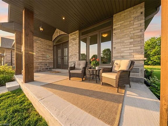 3rd image of 105 Craddock Blvd