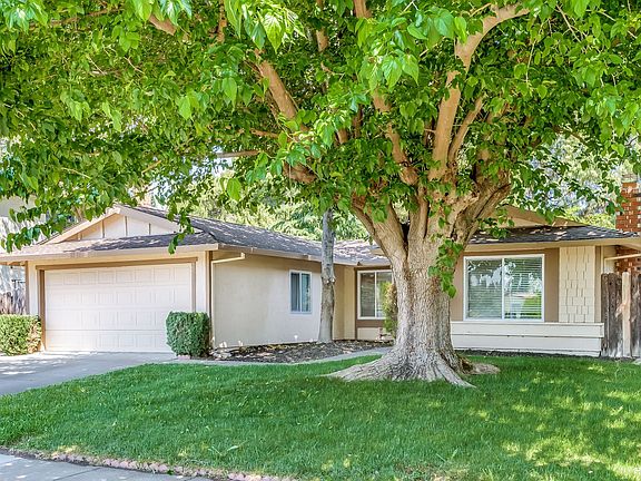 2nd image of 2819 Elmhurst Cir