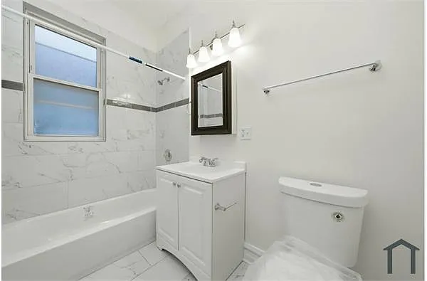 Building Photo - 7442 S Langley Ave #2F