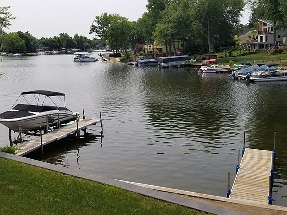 3rd image of 3843 Island Park Dr