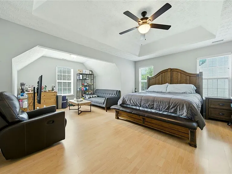 983 Aspen Dr — Photo 16