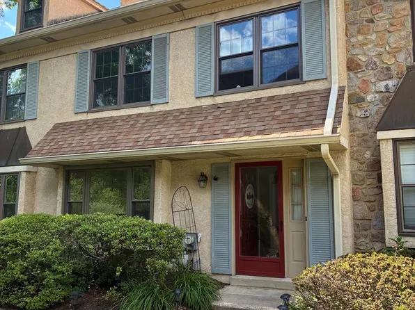 11 Chateau Cir, Chesterbrook, PA 19087