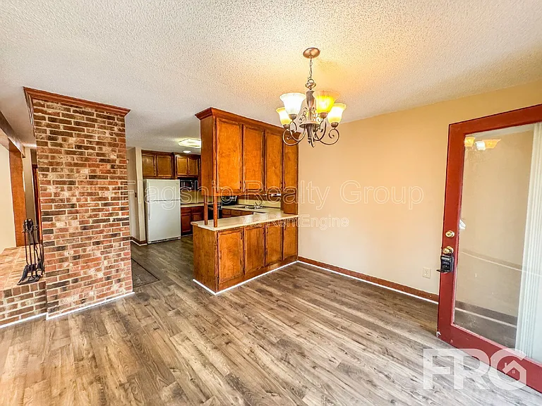 1228 Forest Acres Dr — Photo 9