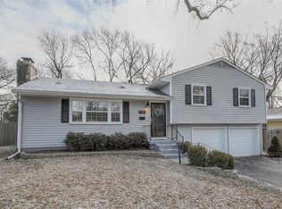 6809 Switzer Ln, Shawnee, KS 66203