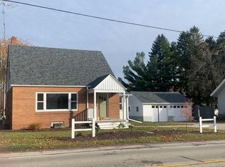N8538 Front St, Burnett, WI