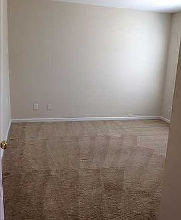 3rd image of 206 Arbor Oaks Dr
