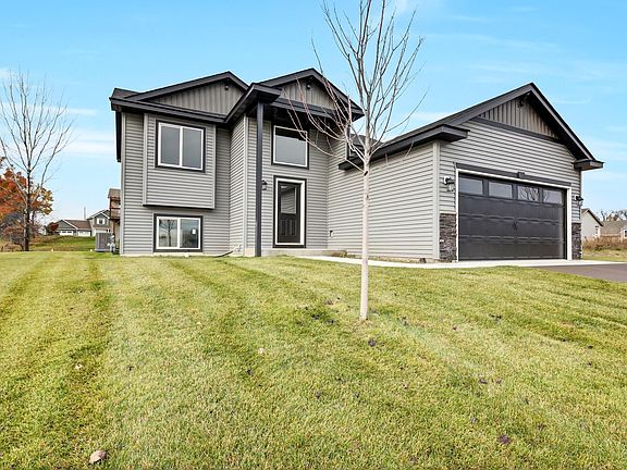 3rd image of 1319 Jasmine Ln