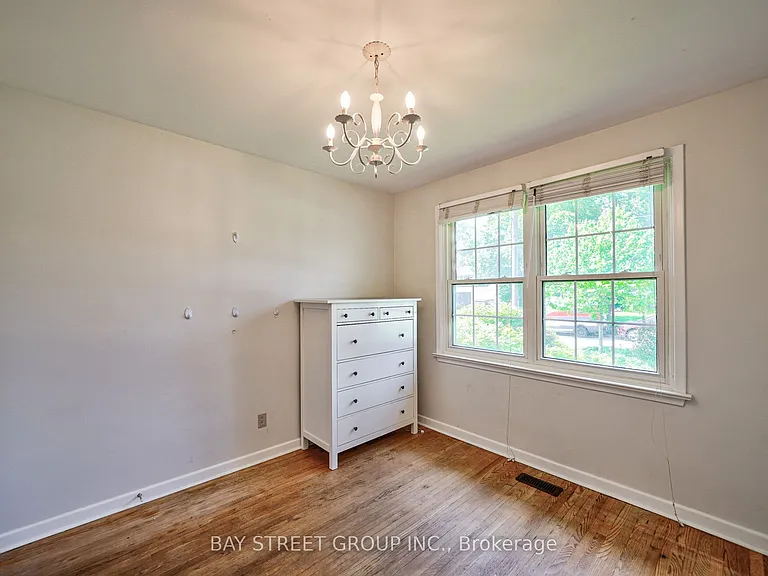 35 Camwood Cres — Photo 23
