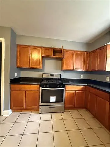2 bed, 1.0 bath, 900 sqft, $1,325 — Photo 4