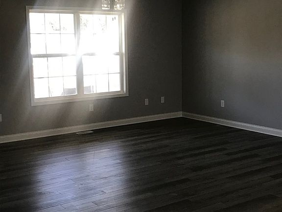 2nd image of 322 W Noel Ave